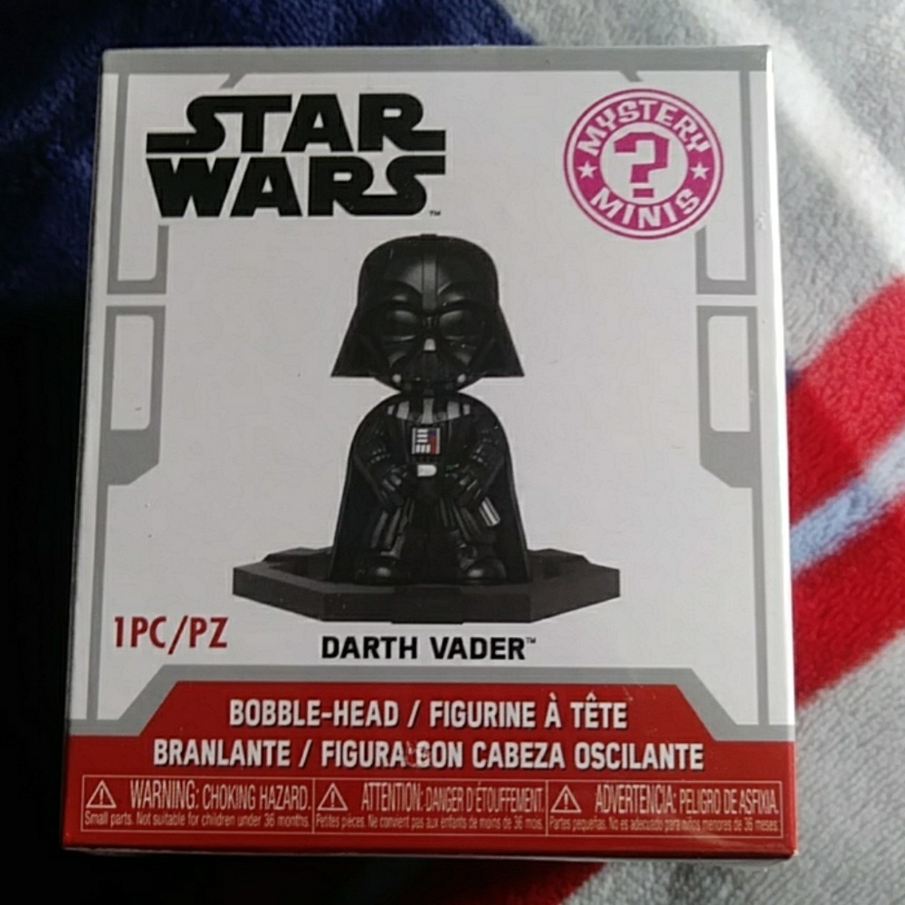 Star wars darth vader mystery mini bobble head